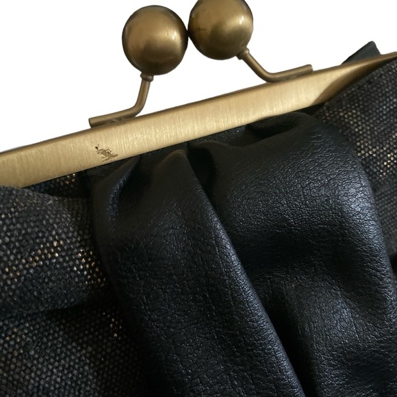 Jessica Simpson Canvas Bow Wristlet Black Gold 10” x 5” EUC - Picture 7 of 7